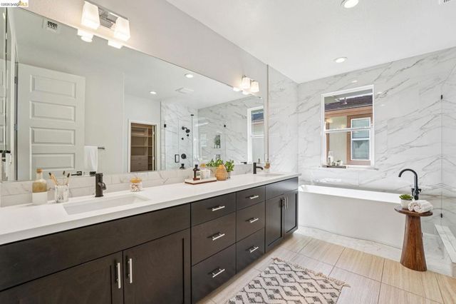 2770 Bette St, Alameda, CA 94501