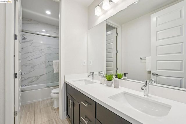 2770 Bette St, Alameda, CA 94501