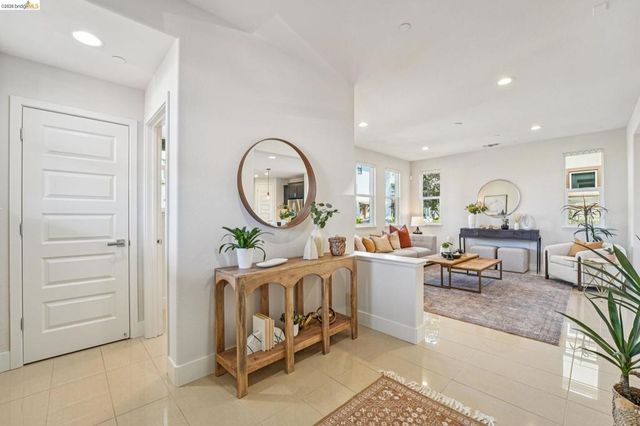 2770 Bette St, Alameda, CA 94501