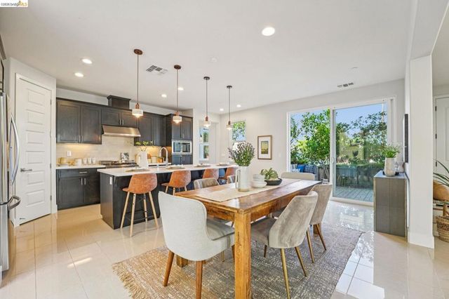 2770 Bette St, Alameda, CA 94501