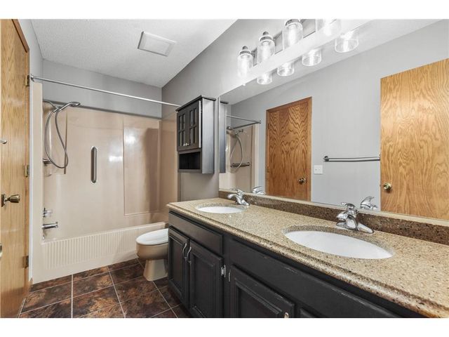 1719 Cudd Circle, Hudson, WI 54016
