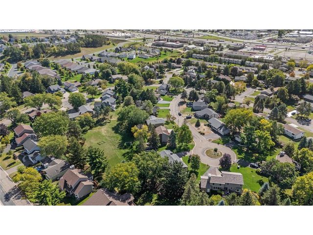 1719 Cudd Circle, Hudson, WI 54016