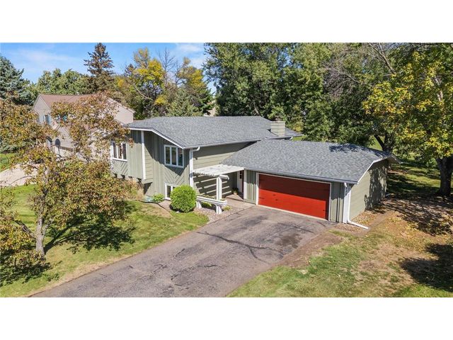 1719 Cudd Circle, Hudson, WI 54016