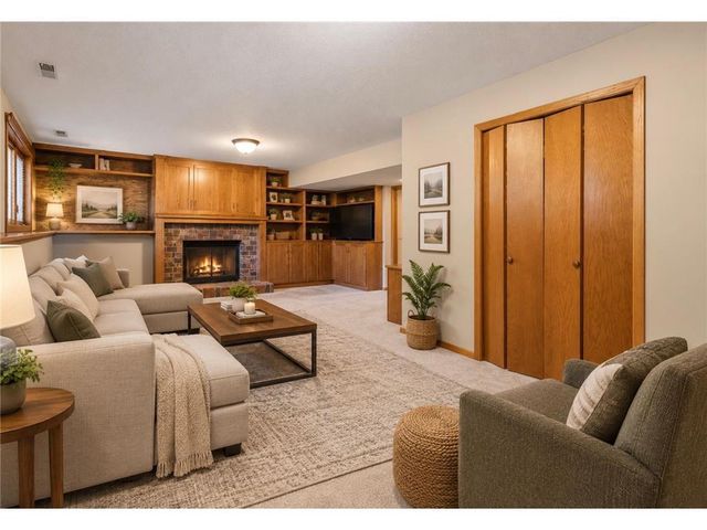 1719 Cudd Circle, Hudson, WI 54016