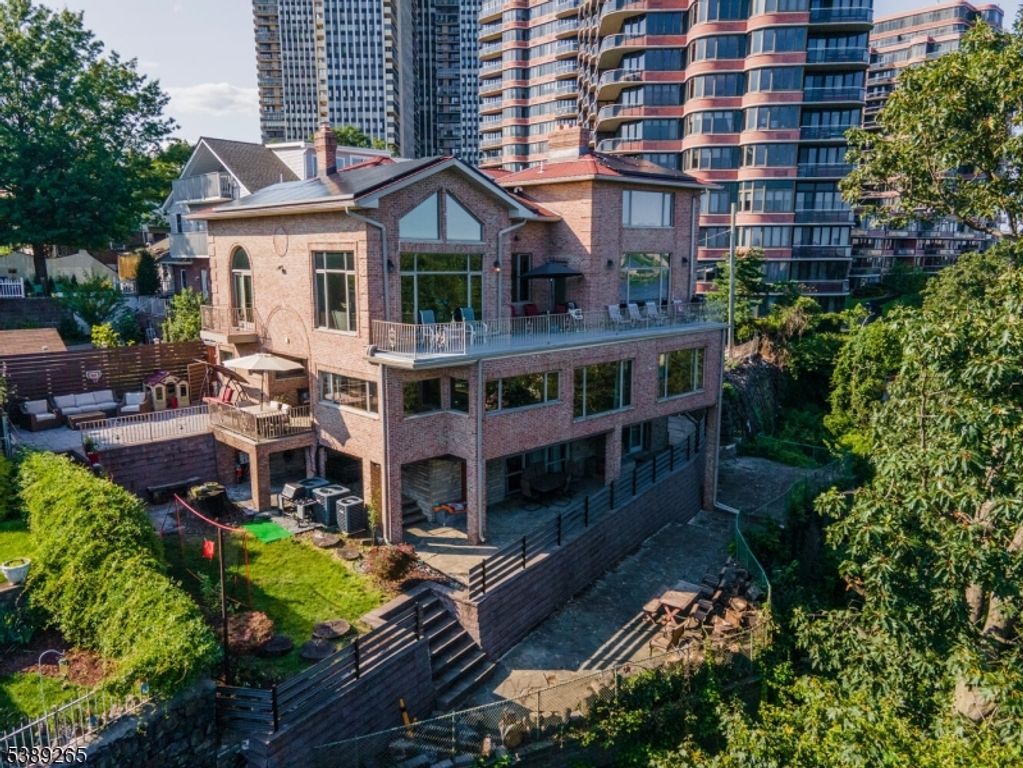 2 Lafayette Ave 2, Cliffside Park Boro, NJ 07010 — exterior