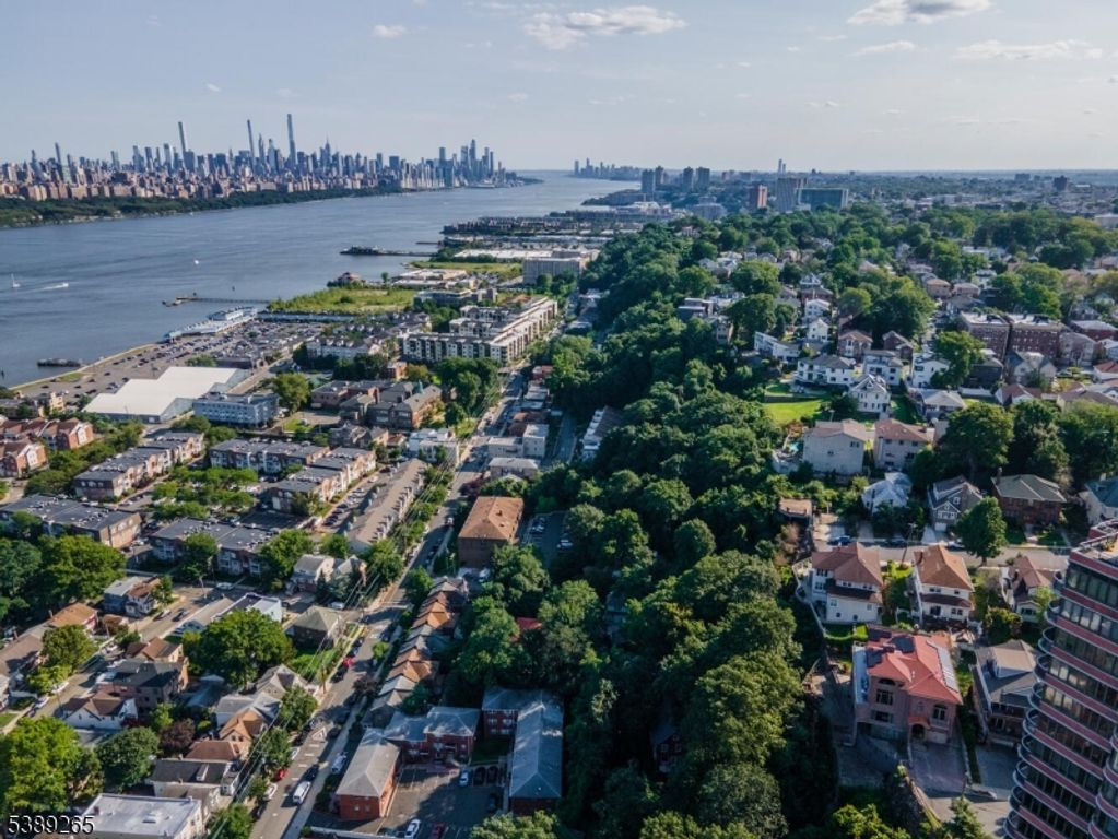 2 Lafayette Ave 2, Cliffside Park Boro, NJ 07010 — photo 4