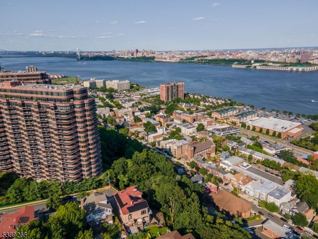 2 Lafayette Ave 2, Cliffside Park Boro, NJ 07010 — photo 5