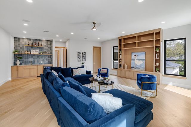 8222 San Leandro Drive, Dallas, TX 75218