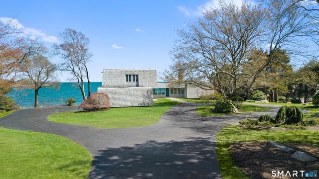 39 Chippechaug Trail, Stonington, CT 06355
