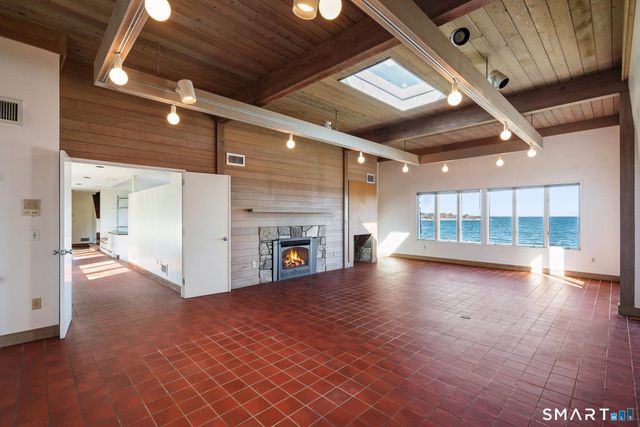 39 Chippechaug Trail, Stonington, CT 06355
