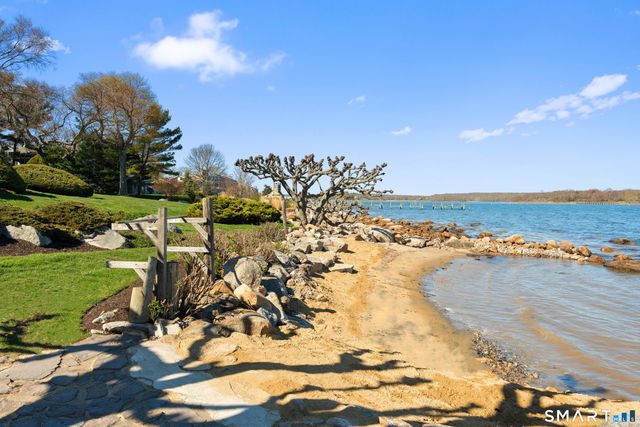 39 Chippechaug Trail, Stonington, CT 06355