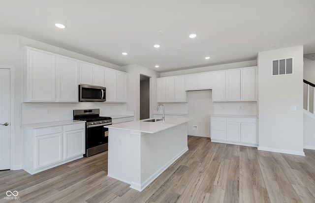 6652 Seattle Slew Drive, Whitestown, IN 46075