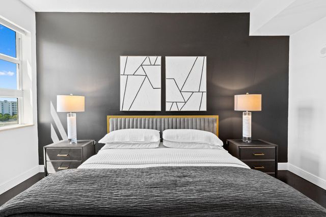 403 S Sapodilla Avenue 806, West Palm Beach, FL 33401