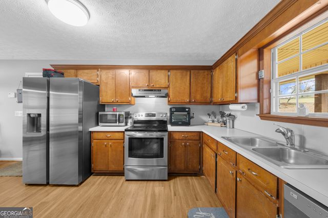 6124 Clyde Connor Road, Murrayville, GA 30564