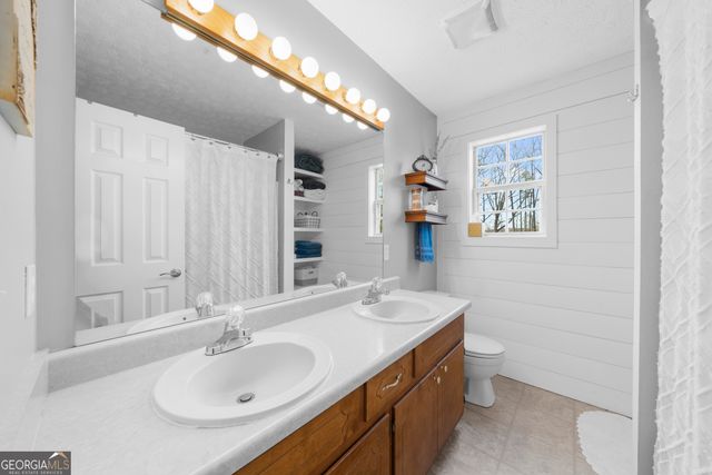 6124 Clyde Connor Road, Murrayville, GA 30564