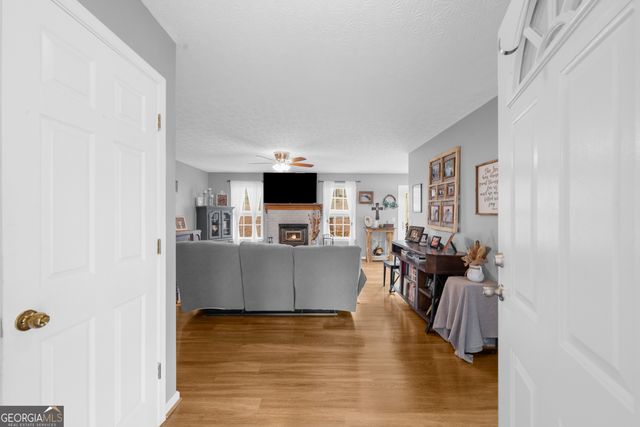 6124 Clyde Connor Road, Murrayville, GA 30564