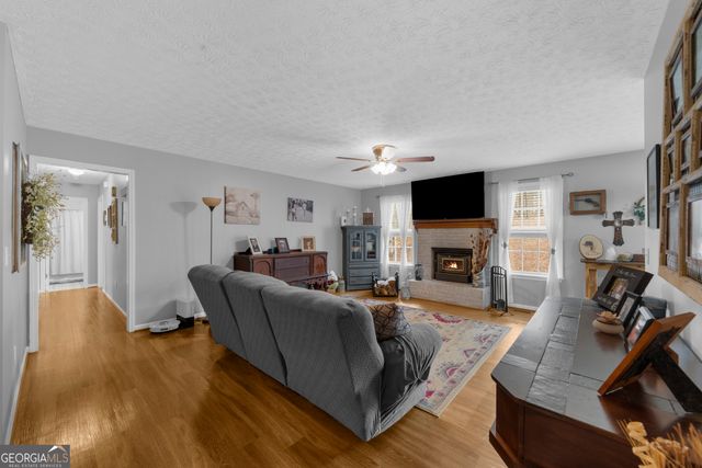 6124 Clyde Connor Road, Murrayville, GA 30564