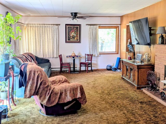 4439 Whittier Rd, Clayton, WA 99110