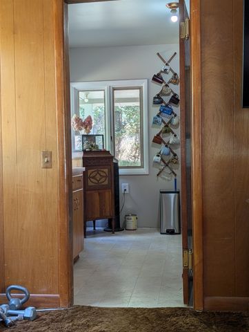 4439 Whittier Rd, Clayton, WA 99110