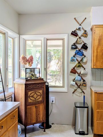 4439 Whittier Rd, Clayton, WA 99110