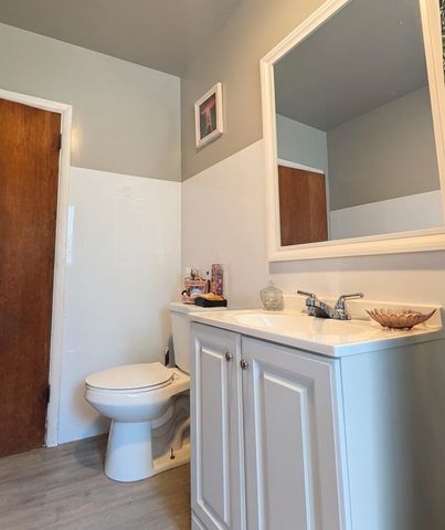 4439 Whittier Rd, Clayton, WA 99110