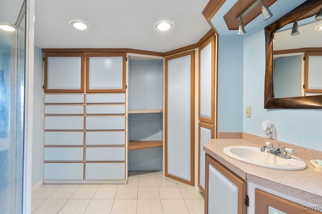 2355 County Route 176, Volney, NY 13069