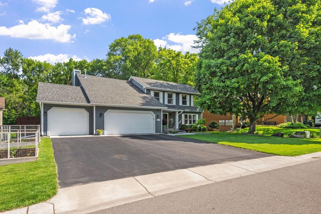 11422 71st Avenue N, Maple Grove, MN 55369