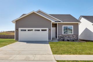 5522 167th Street, Urbandale, IA 50111