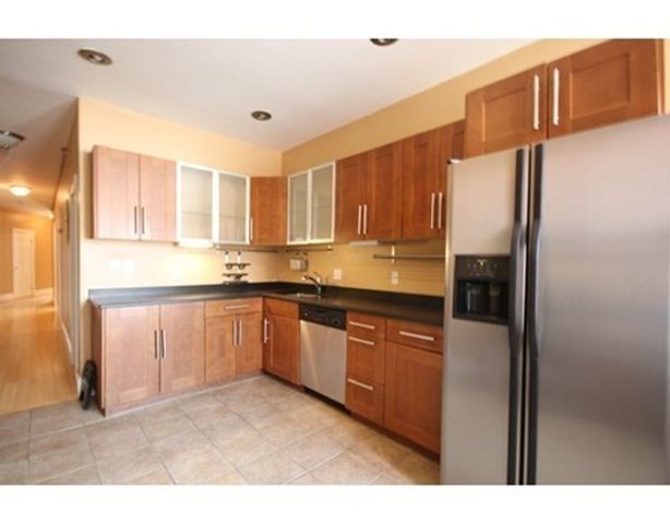 156 Harvard St 8, Brookline, MA 02446