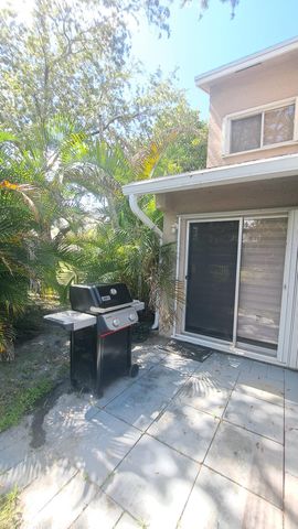 2226 DISCOVERY Circle W, Deerfield Beach, FL 33442