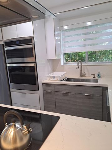 2226 DISCOVERY Circle W, Deerfield Beach, FL 33442