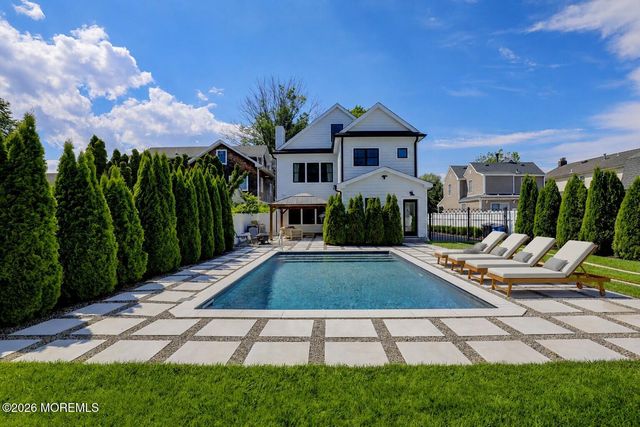 14 Wyckoff Avenue, Manasquan, NJ 08736