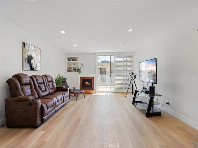 1 3rd Place 2, Long Beach, CA 90802