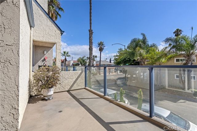 1 3rd Place 2, Long Beach, CA 90802