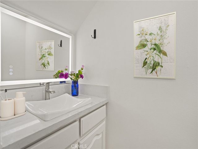 1 3rd Place 2, Long Beach, CA 90802