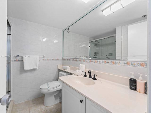 5225 Collins Ave 1509, Miami Beach, FL 33140