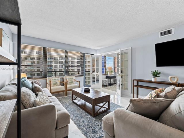 5225 Collins Ave 1509, Miami Beach, FL 33140