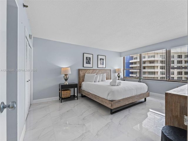 5225 Collins Ave 1509, Miami Beach, FL 33140