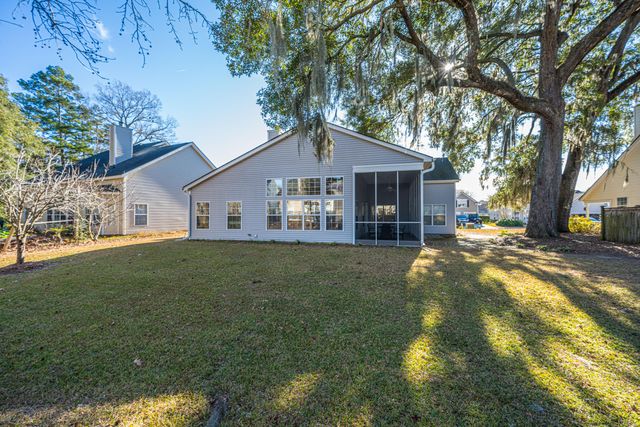 102 Corral Circle, Summerville, SC 29485