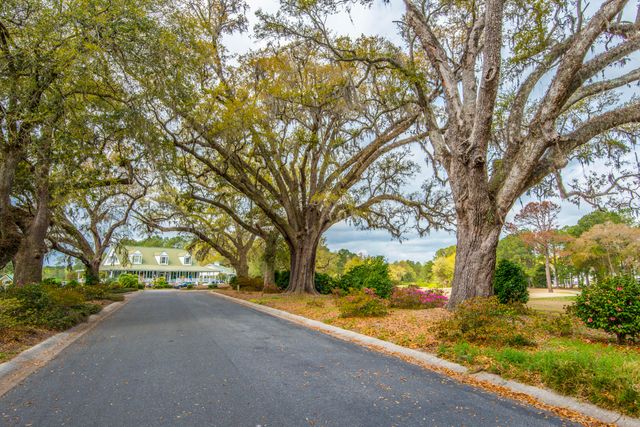 102 Corral Circle, Summerville, SC 29485