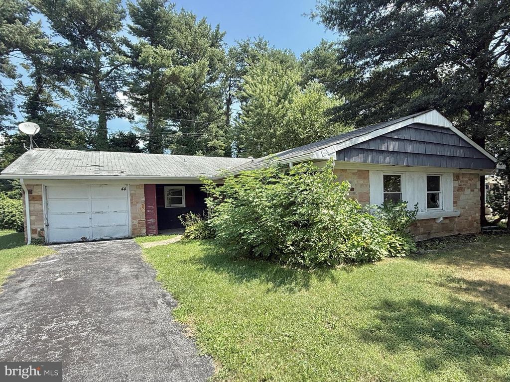 44 HENDERSON LN, Willingboro, NJ 08046
