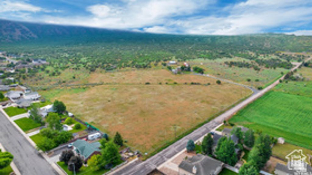 Image 2 of property listing at 14717 S 5200 W, Santaquin, UT 84655
