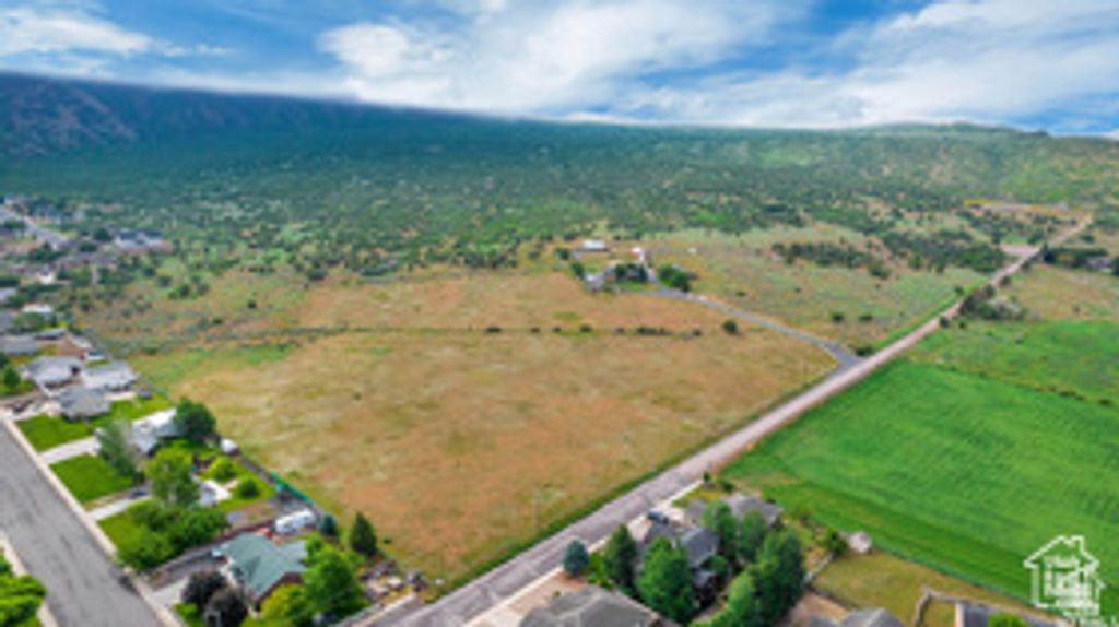 Image 21 of property listing at 14717 S 5200 W, Santaquin, UT 84655