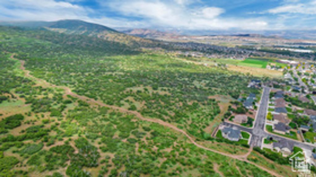 Image 8 of property listing at 14717 S 5200 W, Santaquin, UT 84655