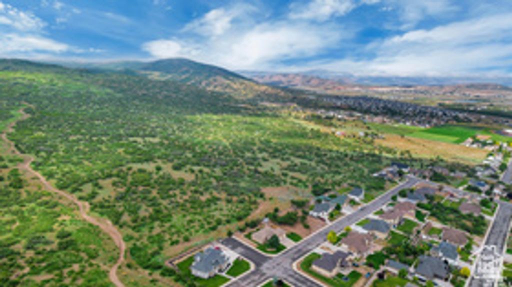 Image 9 of property listing at 14717 S 5200 W, Santaquin, UT 84655