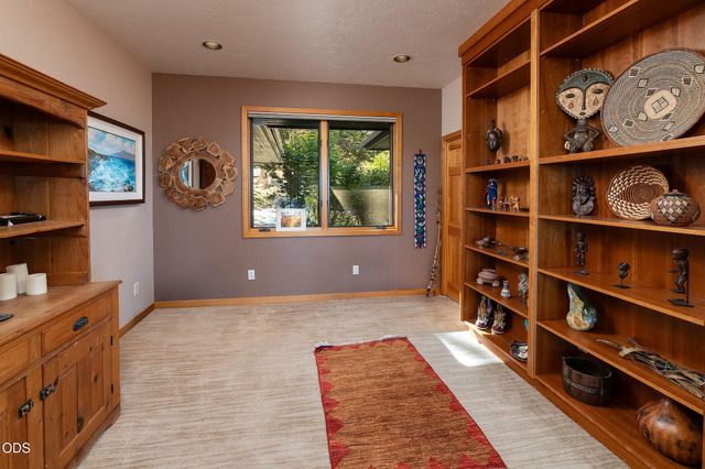885 NW Chelsea Loop, Bend, OR 97703