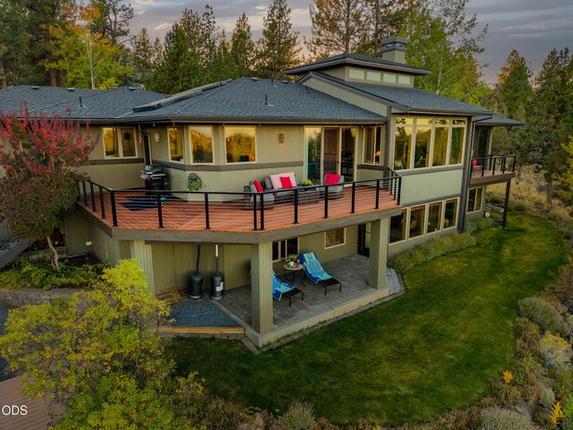885 NW Chelsea Loop, Bend, OR 97703