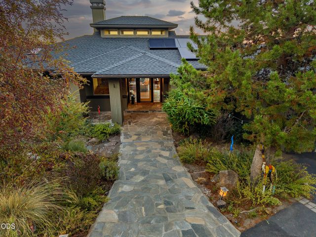 885 NW Chelsea Loop, Bend, OR 97703