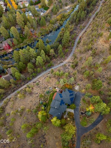 885 NW Chelsea Loop, Bend, OR 97703