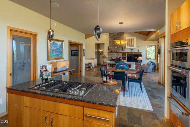 885 NW Chelsea Loop, Bend, OR 97703